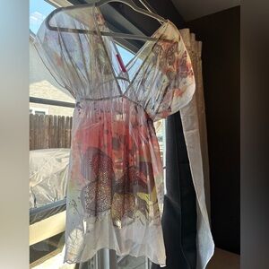 Butterfly shear V neck blouse